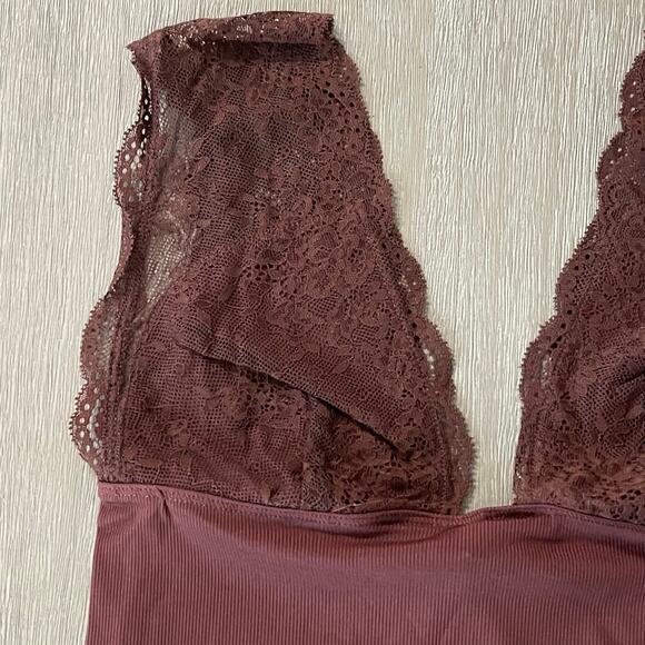 Intimately Free People Power Play Cami Ribbed Stretch Lace Top Plunge Neck Sz S - Picture 7 of 11